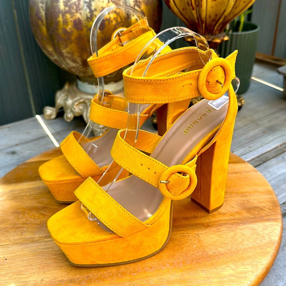 Bamboo platform Admire mustard yellow faux suede strap sandals size 8.5